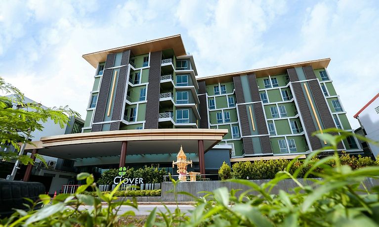 Clover Hotel Hatyai タイ ハートヤイ 31からの季節割引です